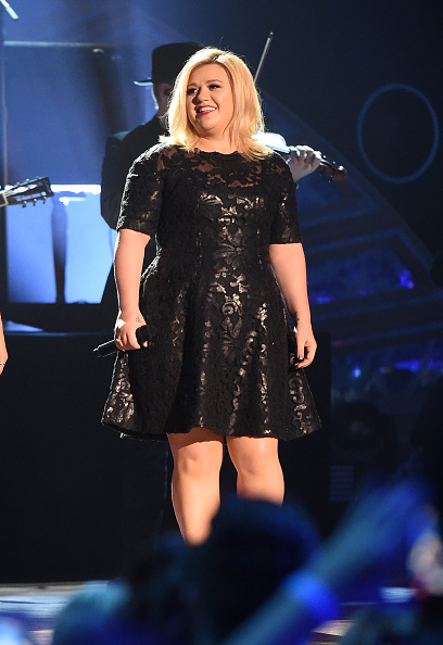 Kelly Clarkson New Album 2015: 'Proof of life & Dr. Dre' Clues Dropped ...