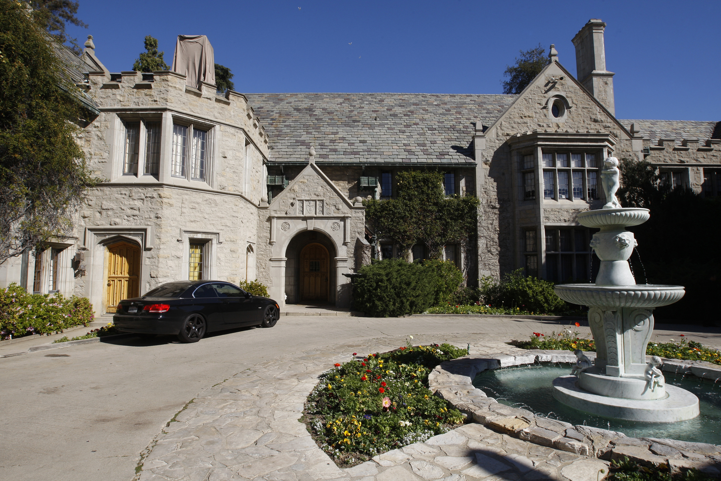 part-of-original-playboy-mansion-in-chicago-up-for-sale-at-7-85-million-realty-today