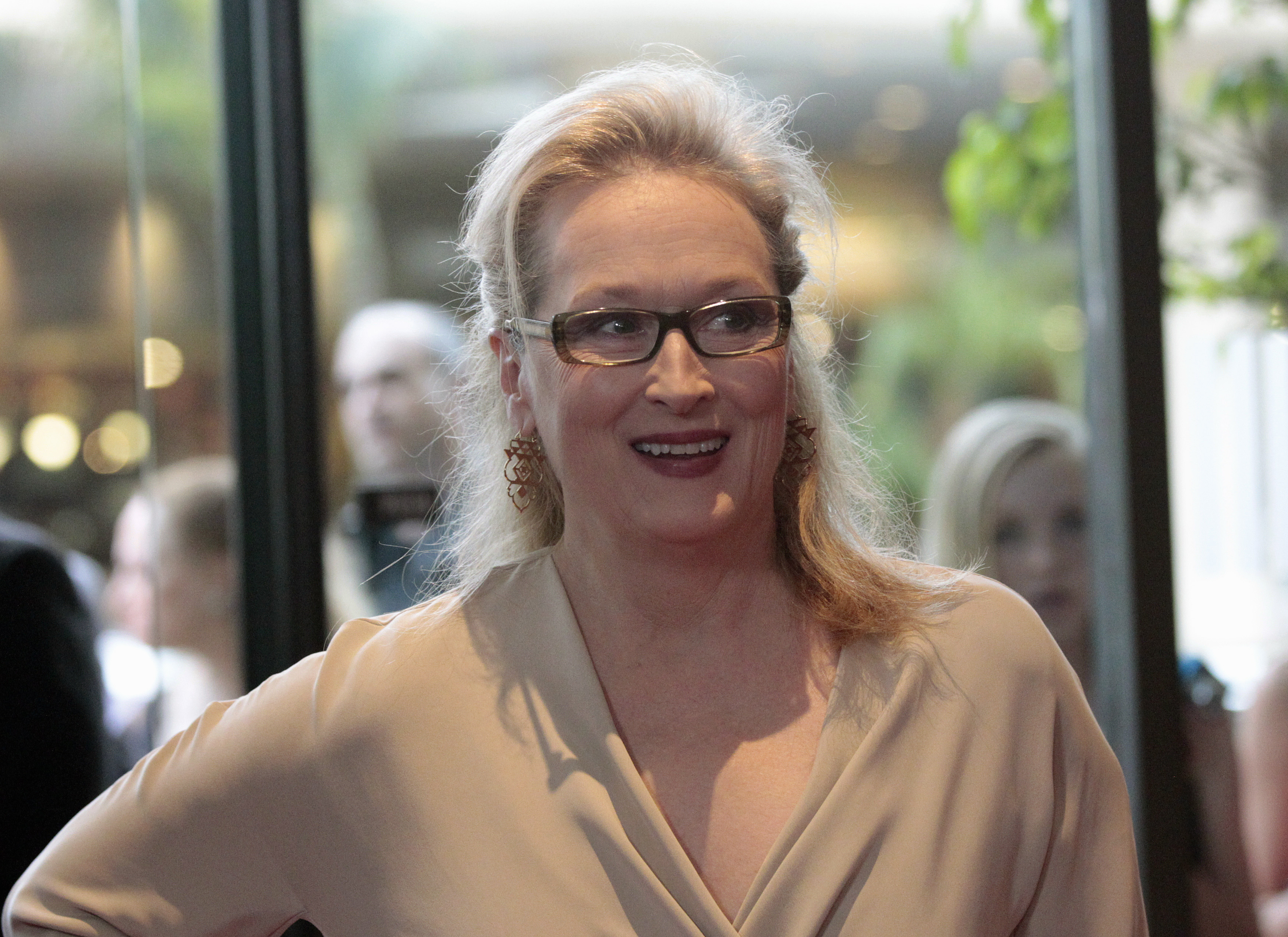 Does Meryl Streep Own a Sunset Strip Residence? | Realty Today